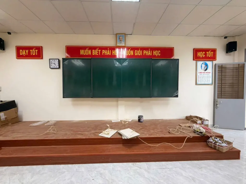 Tổng Hợp Các Mẫu Bảng Trượt Ngang, Bảng Trượt Dọc Phòng Học Thông Minh 2026 4 bảng trượt ngang