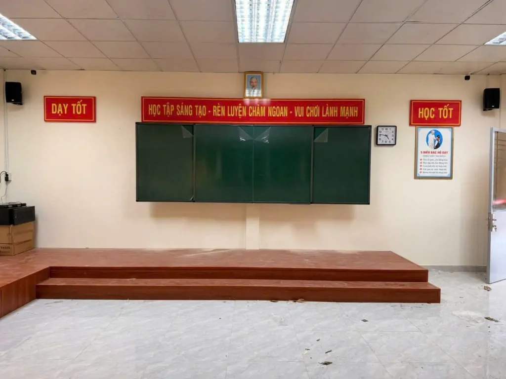 Tổng Hợp Các Mẫu Bảng Trượt Ngang, Bảng Trượt Dọc Phòng Học Thông Minh 2026 2 bảng trượt ngang